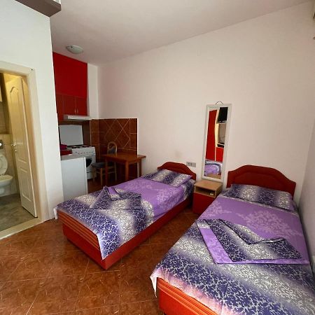 Apartments Zevs Budva Eksteriør billede