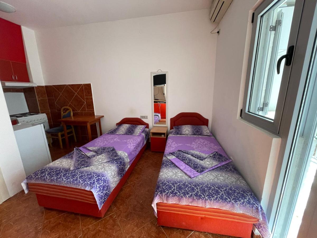 Apartments Zevs Budva Eksteriør billede