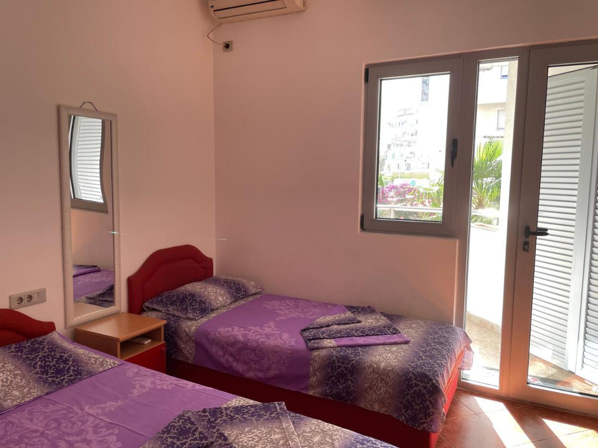 Apartments Zevs Budva Eksteriør billede