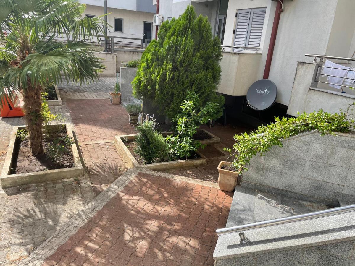 Apartments Zevs Budva Eksteriør billede