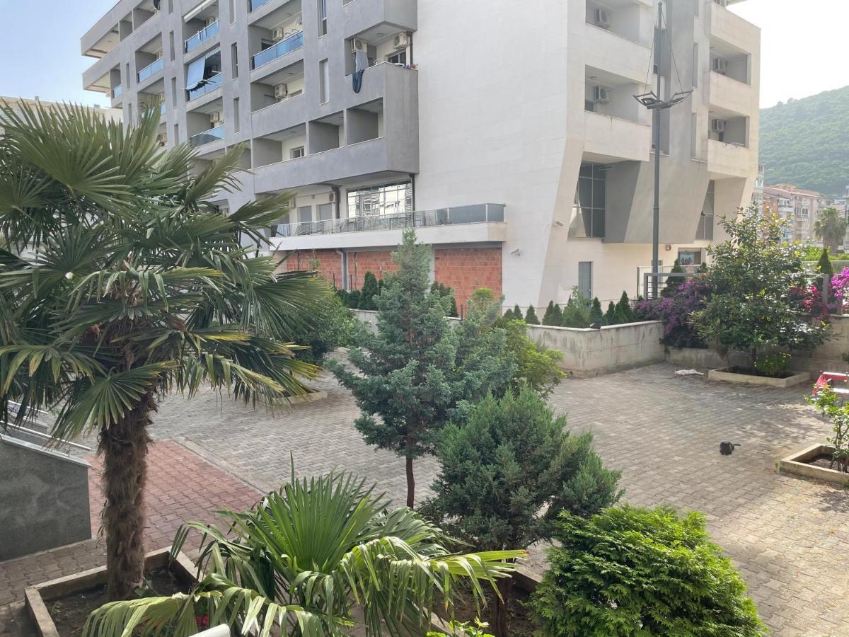 Apartments Zevs Budva Eksteriør billede