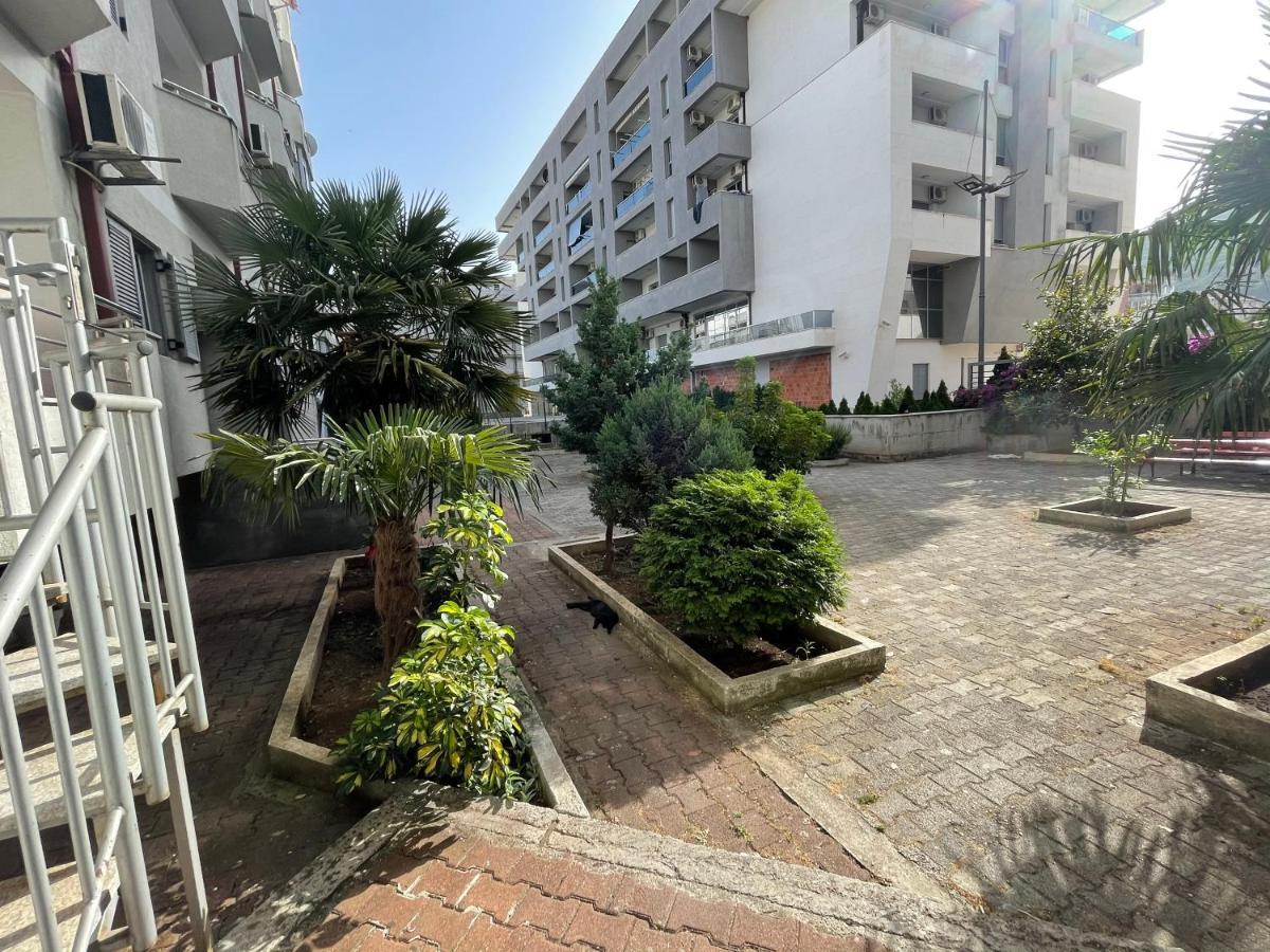 Apartments Zevs Budva Eksteriør billede