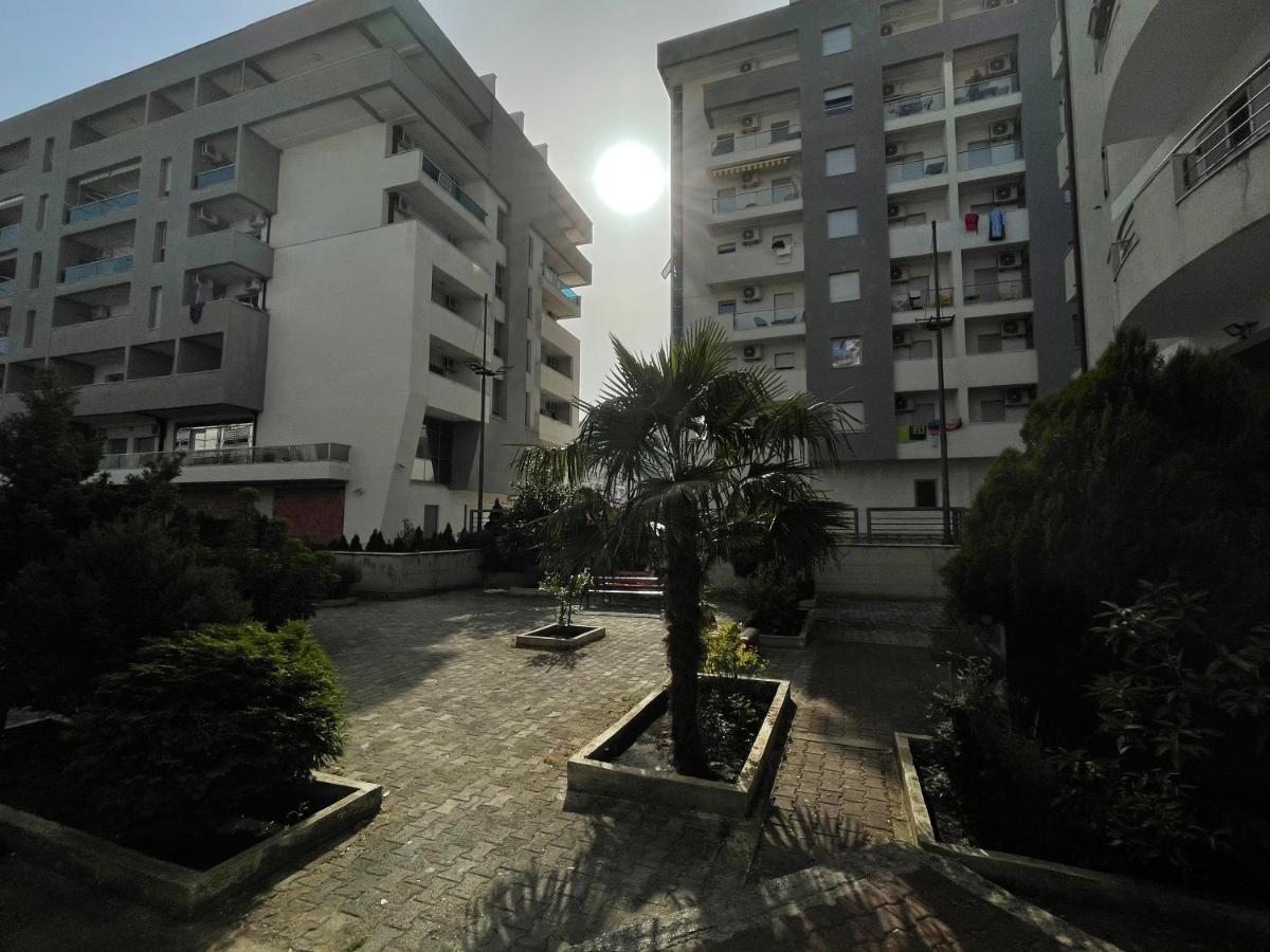Apartments Zevs Budva Eksteriør billede