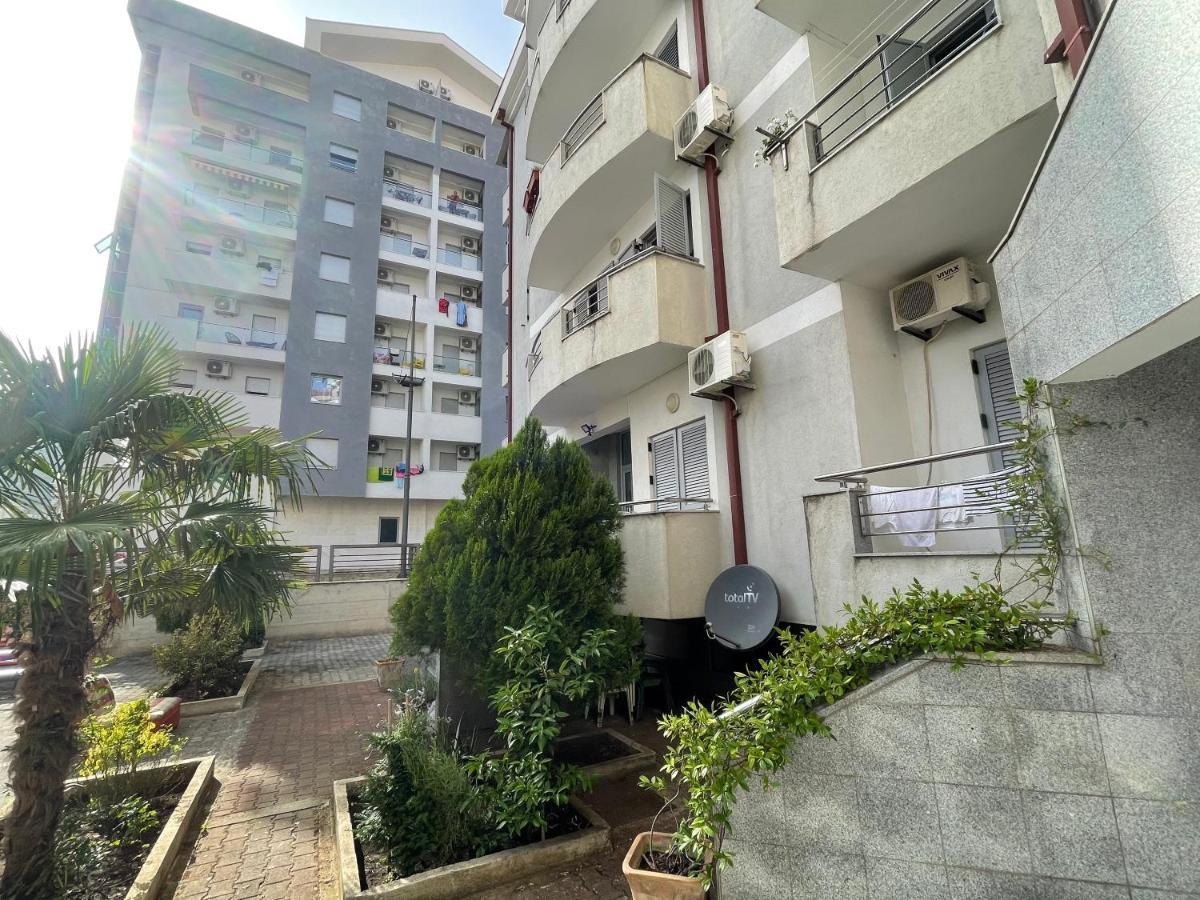 Apartments Zevs Budva Eksteriør billede