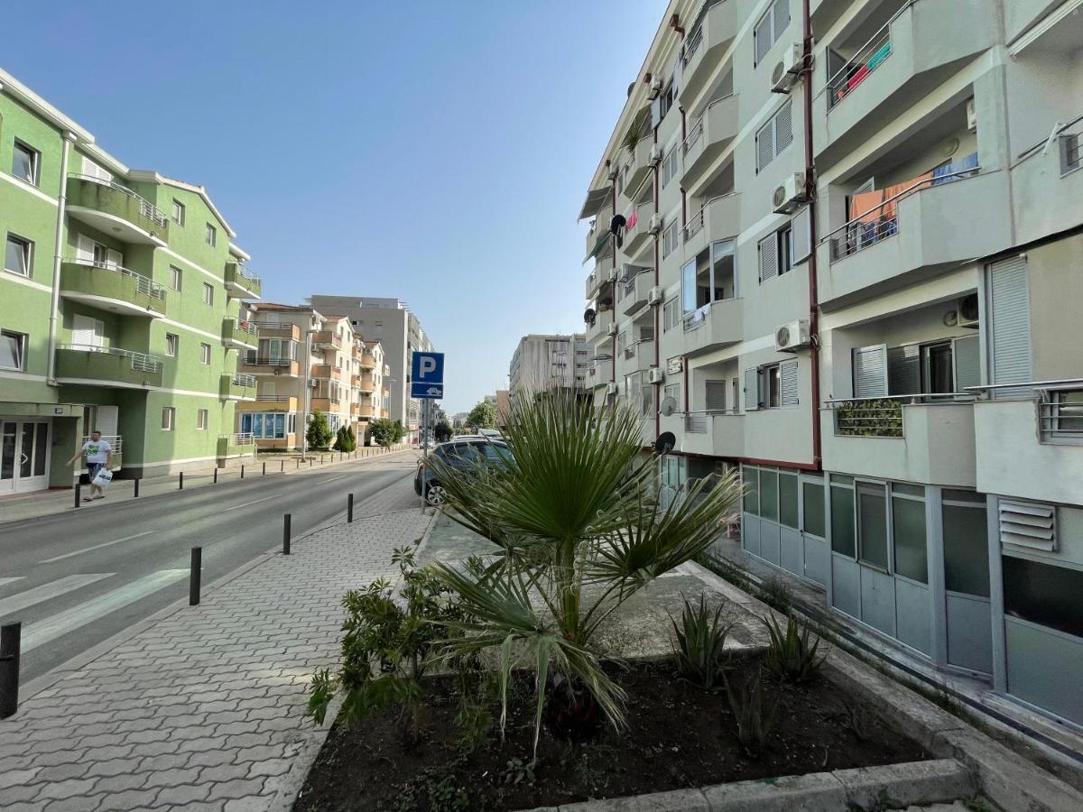 Apartments Zevs Budva Eksteriør billede